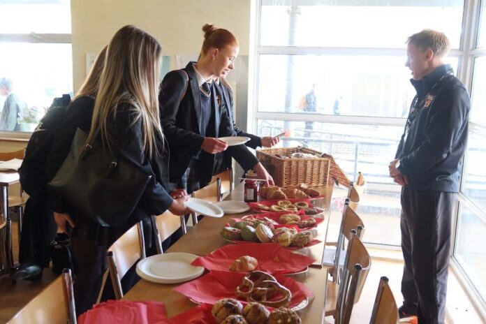 Students chosing breakfast ahead of their exams
